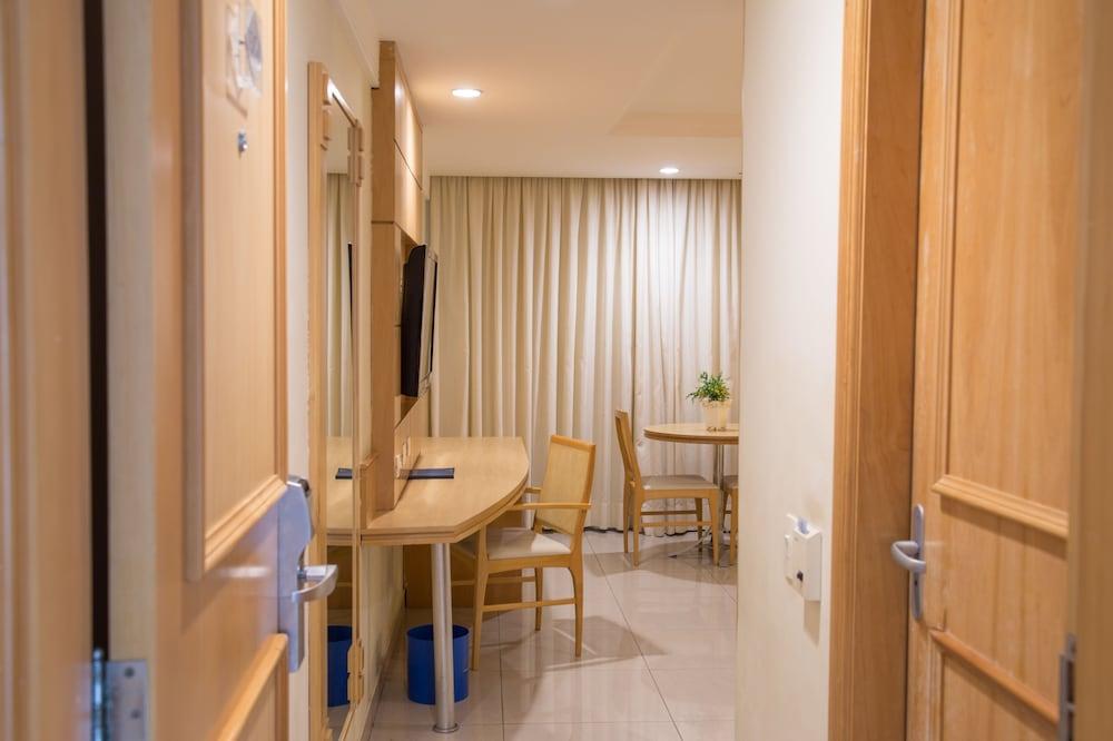 Astoria Palace 4*